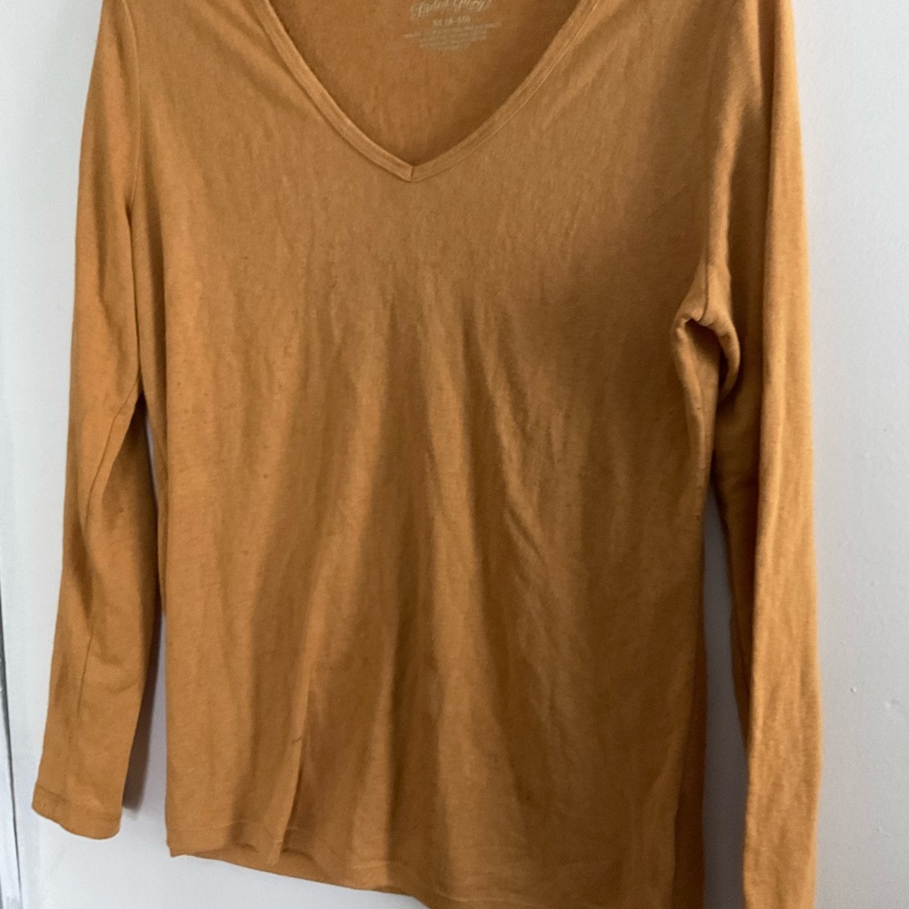 Assorted shirts - Picture 4 of 16